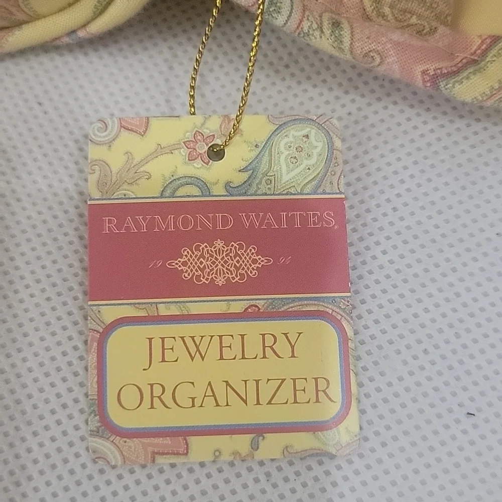 NWT - RAYMOND WAITES JEWELRY ORGANIZER‎